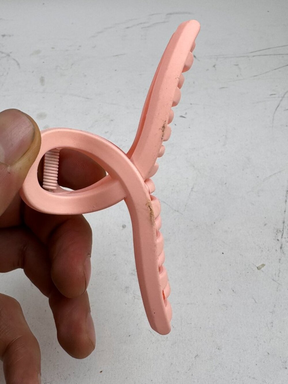 pink matte 4.5" hair claw clip open shape loop jaw clamp scuffed marks